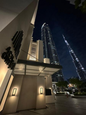 Luxury 1BR Burj Khalifa View Walk to Dubai Mal